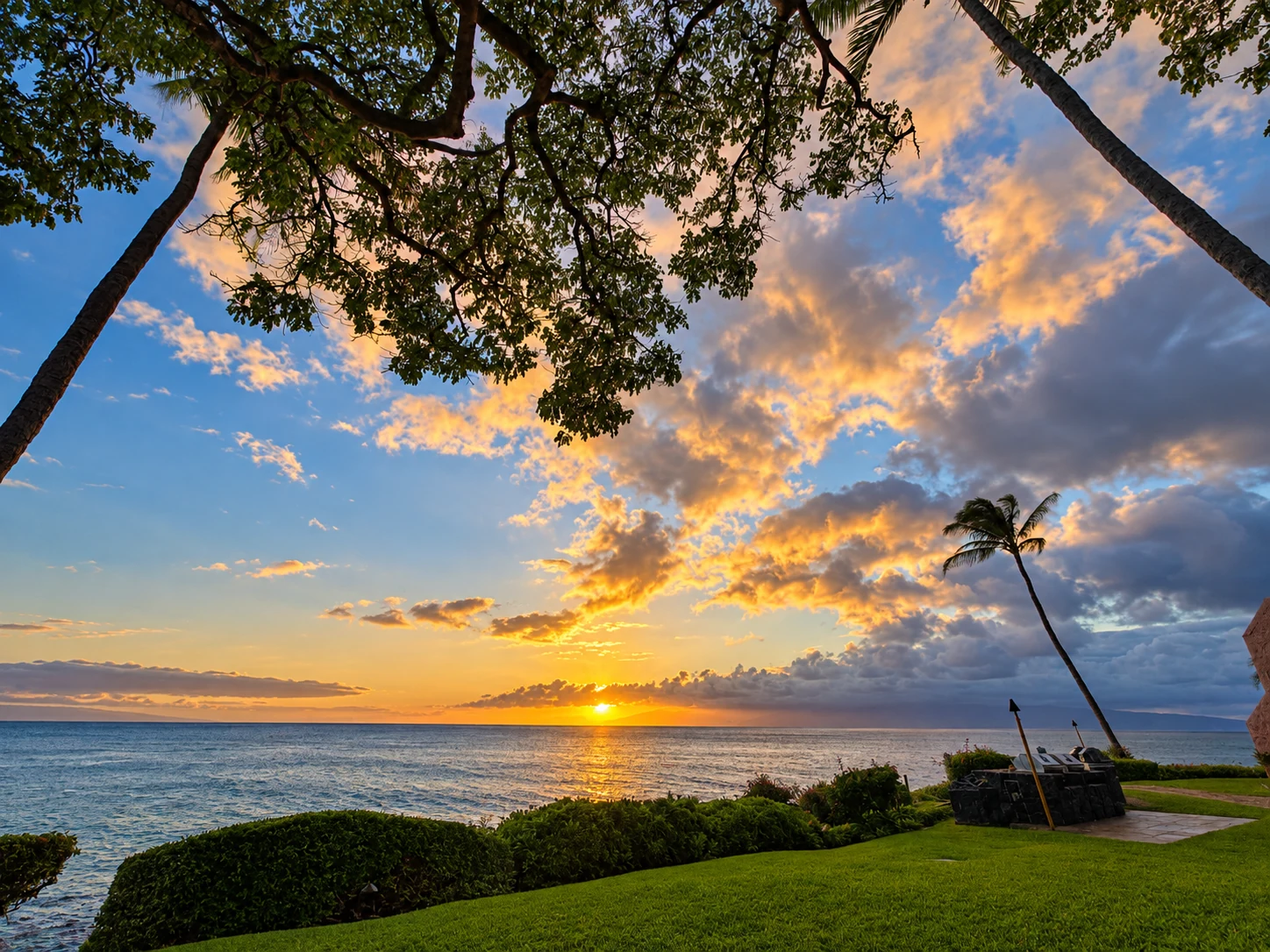 Oceanfront sunset seen from Kuleana Resort